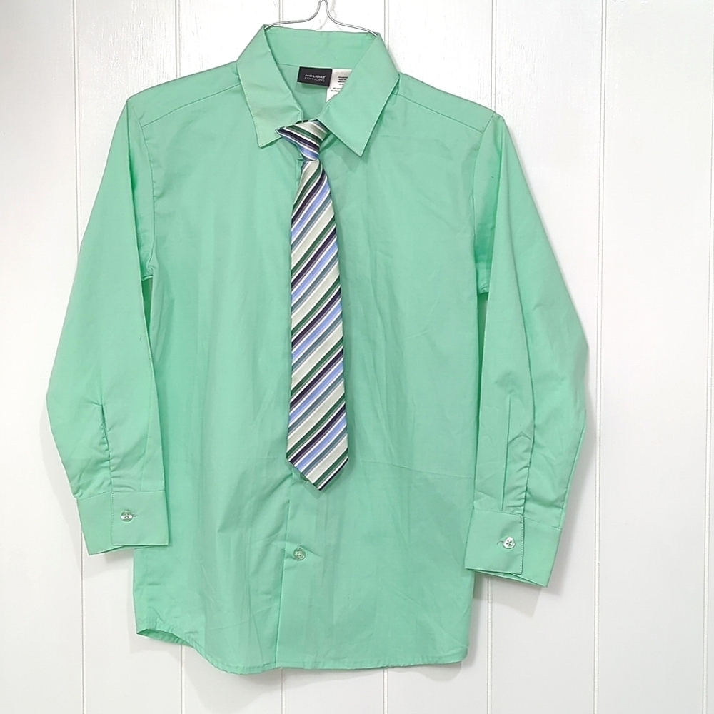 ❤️5/$25  Boy Holiday Edition Button Down and Tie